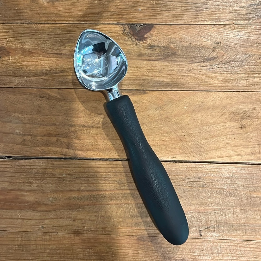 CUTCO Ice Cream Scoop 1503 Black Ergonomic Handle Kitchen Tool Forever Warranty
